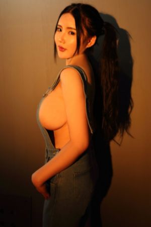 学长撕开我的乳罩慢慢揉捏电影
