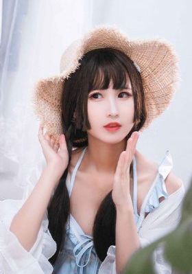 趴在厨房撅着大白屁股视频