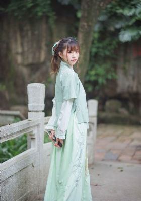 不许穿内裤随时挨c调教动图