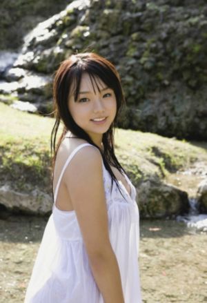 不扣钮扣的女孩