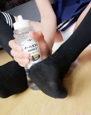 《你可以碰我一分钟……》动漫
