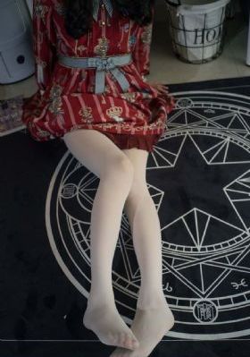 年轻的女教师2中文字
